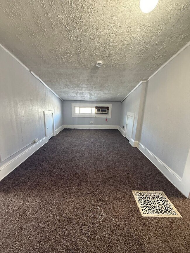 Building Photo - 3bd Single Garfield Hts