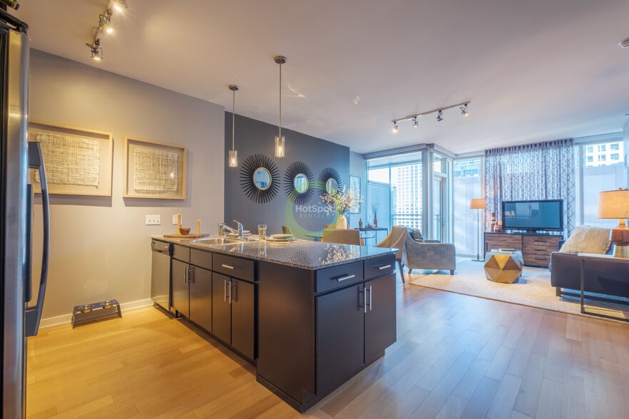 Building Photo - 189 W Kinzie St