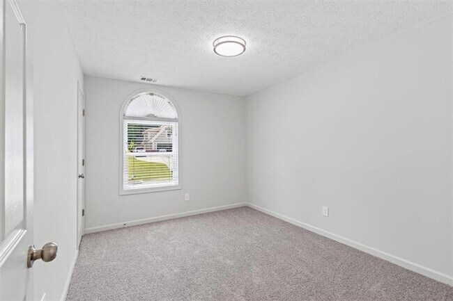 Building Photo - 3360 Pierce Arrow Cir