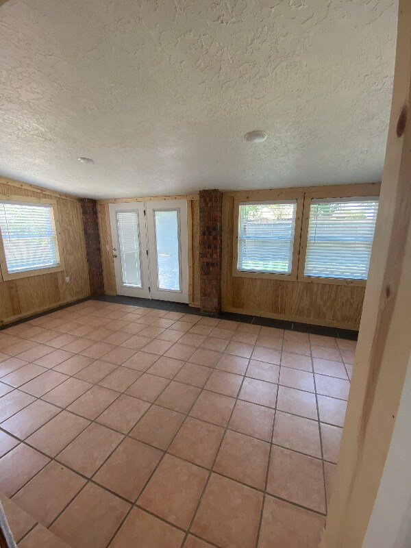 Building Photo - 1417 Claremont Terrace