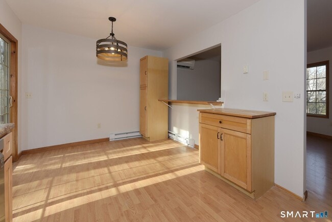 Building Photo - 81 Middletown Ave