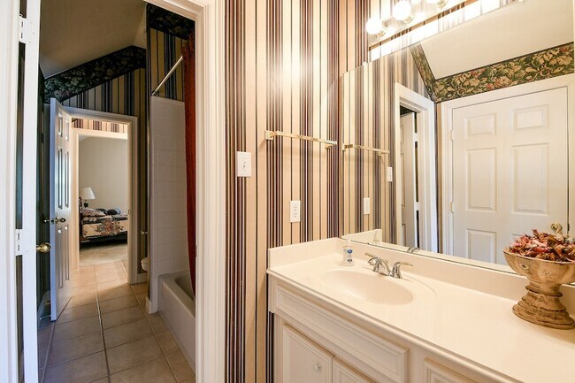 Building Photo - 3003 Grand Noble Cir