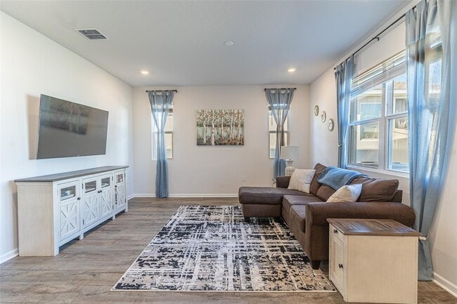 Building Photo - 1123 Sugarwood St