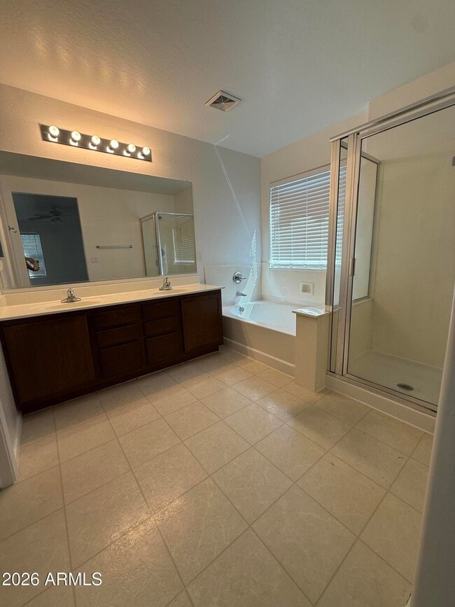 Building Photo - 18363 N Betty Ct