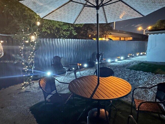 Building Photo - 610 NW 111th St