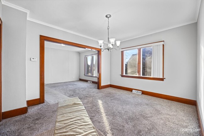 Building Photo - 16118 Woodlawn W Ave