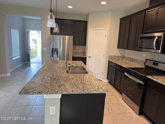 Building Photo - 88 Wilgrove Pl