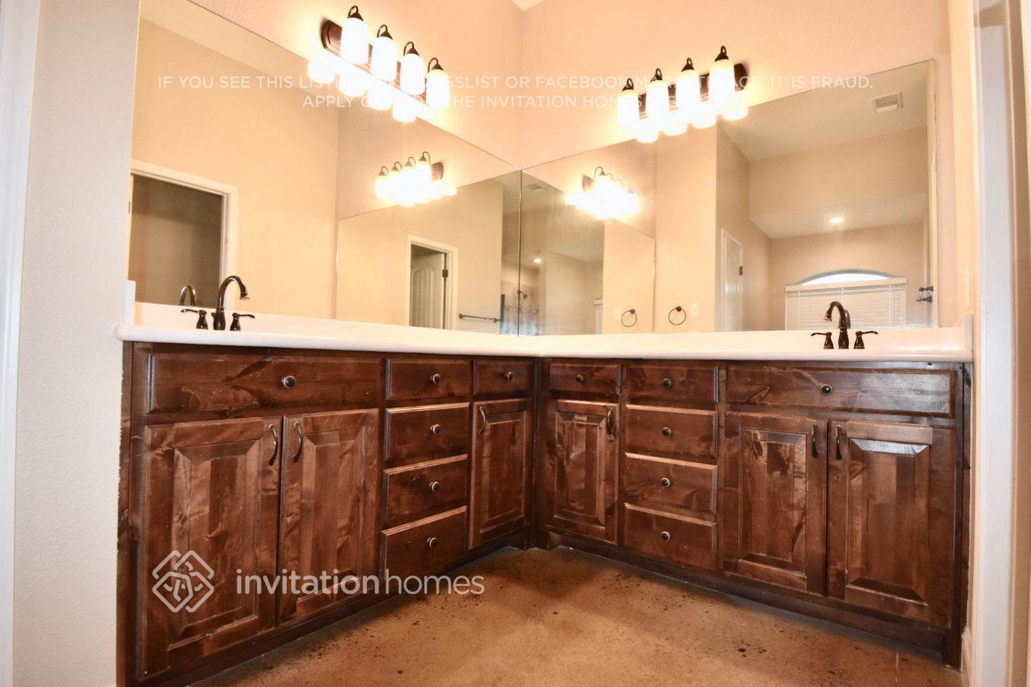 Building Photo - 2029 Bay Laurel Dr