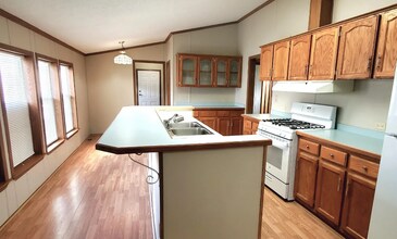 Building Photo - 9890 Eastwinds Dr