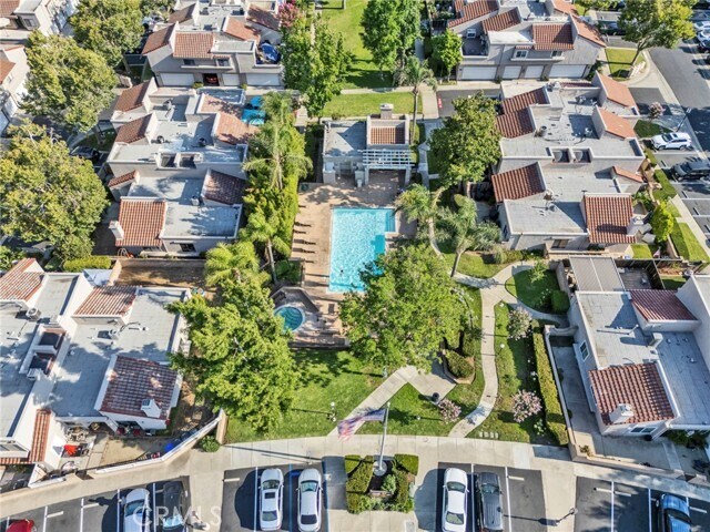 Building Photo - 9764 Huntington Dr
