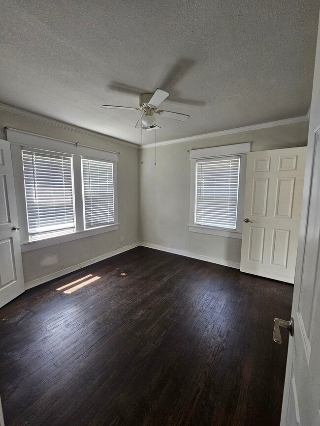 Building Photo - 1718 NE 20th St