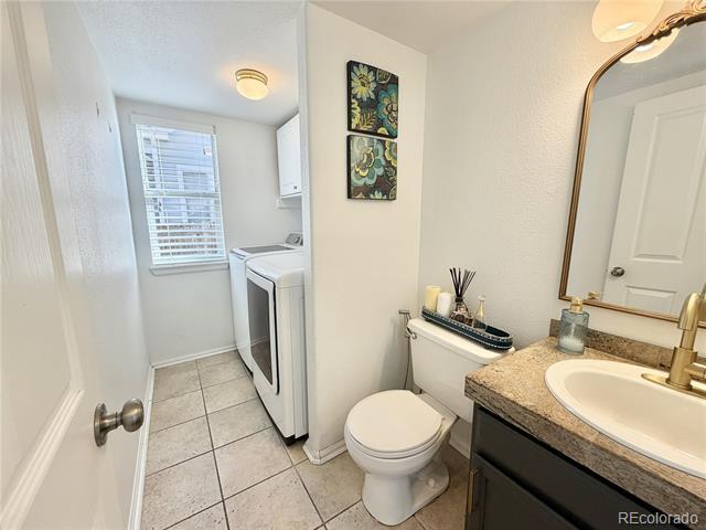 Building Photo - 5421 S Ireland Way