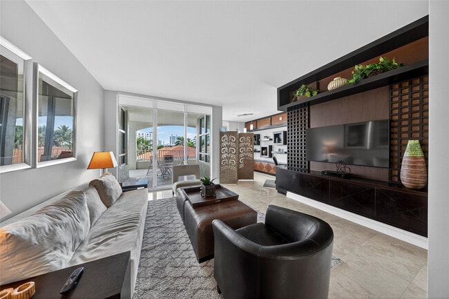 Building Photo - 3700 S Ocean Blvd