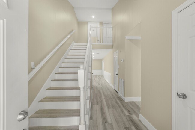 Building Photo - 4138 Club Valley Dr