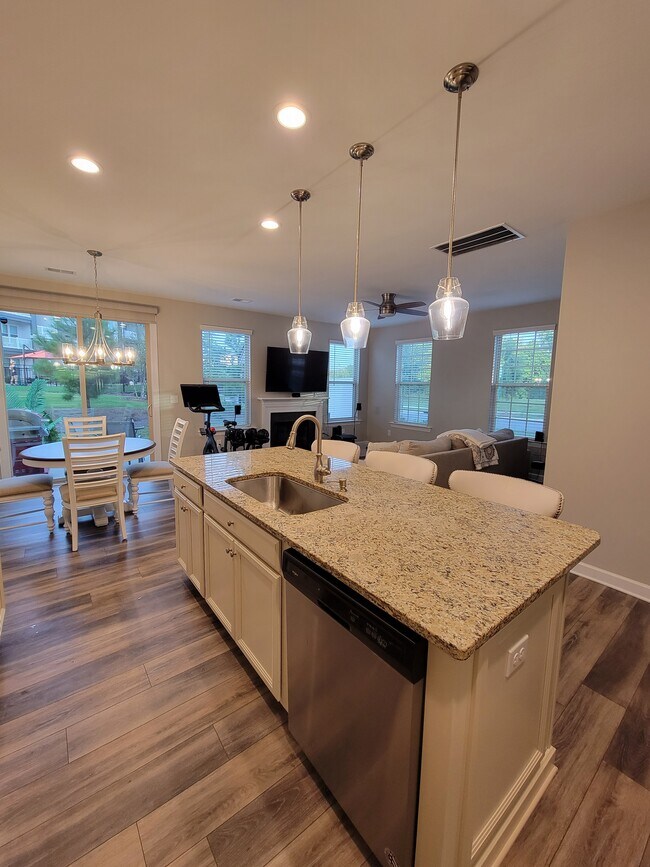 Building Photo - 5806 Clan Maclaine Dr