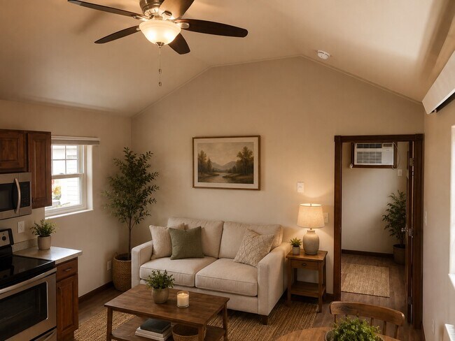 Building Photo - 111 E Cottonwood Dr