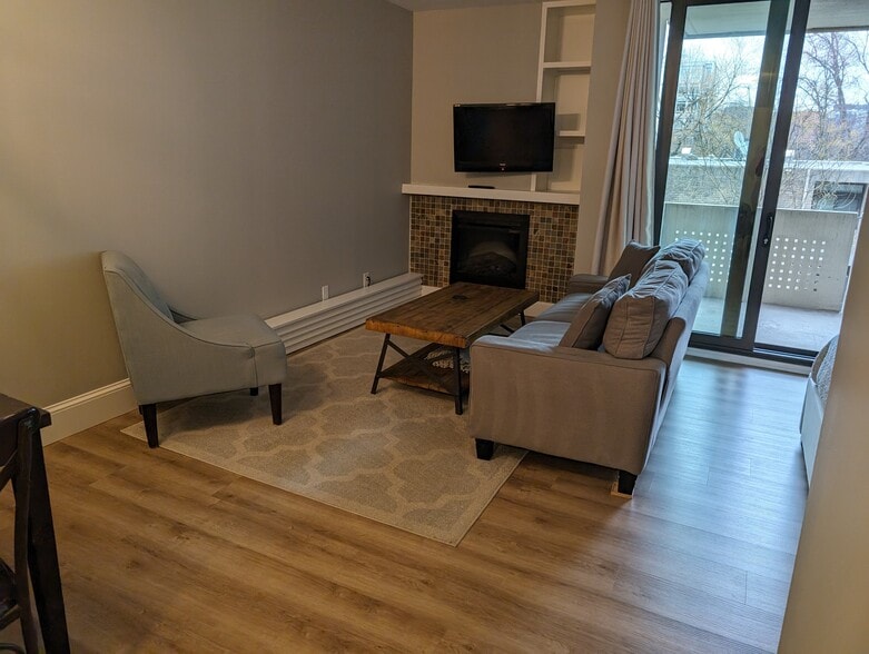 Building Photo - 300 M St SW