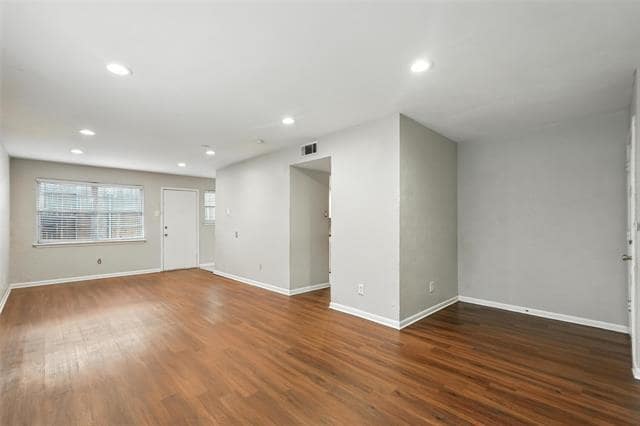 Building Photo - 4212 Ashwood Dr