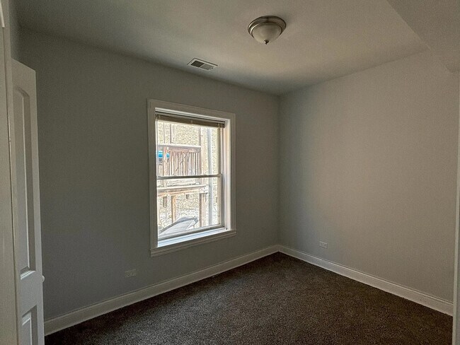 Building Photo - 3613 W Palmer St