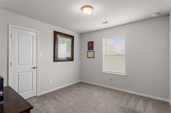 Building Photo - 1226 Tilia Crk Ln