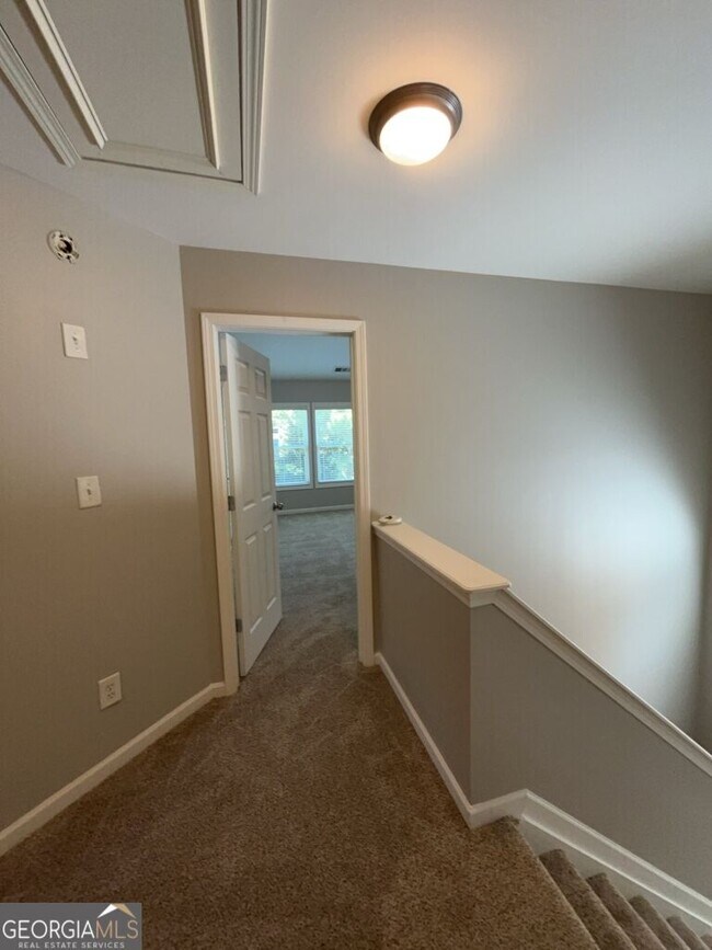 Building Photo - 3537 Harvest Ridge Ln NE