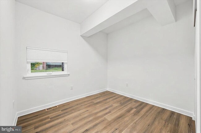 Building Photo - 514 Ryers Ave