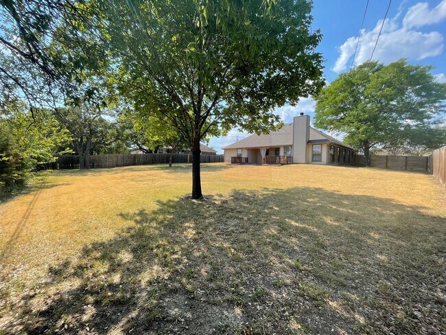 Building Photo - 1002 Windy Hill Rd
