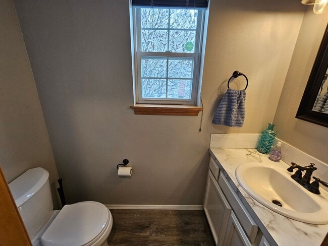 Building Photo - Beautiful Home in the Valley