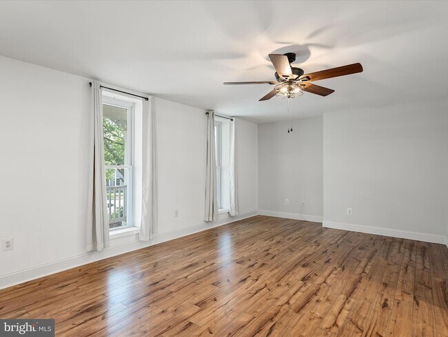 Building Photo - 5479 Main St