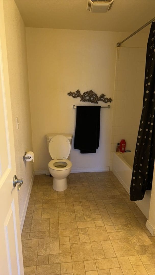 Building Photo - 2133 Krisron Rd