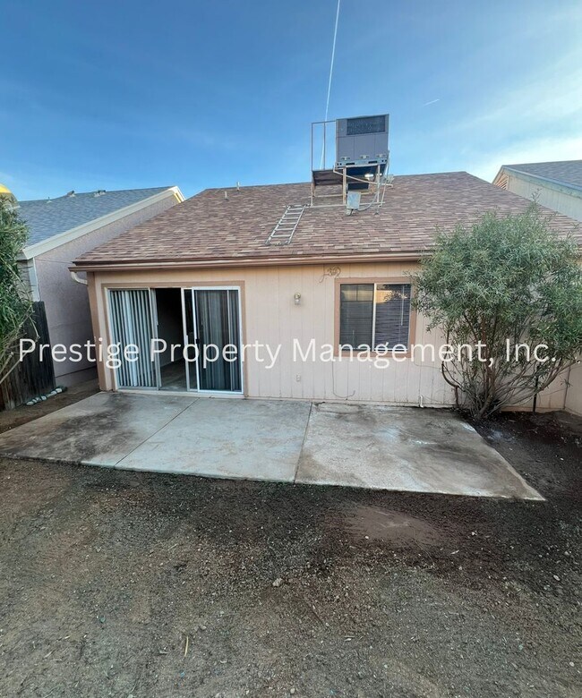 Building Photo - Wonderful Townhouse Located in the Northwest!!!