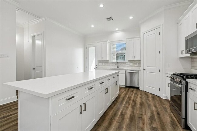 Building Photo - 8433 Colonel Dr