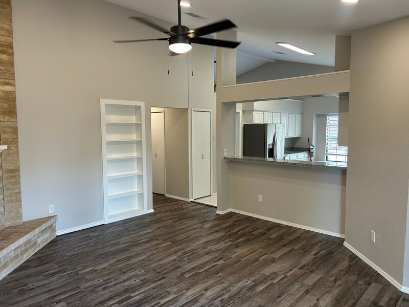 Building Photo - 4312 Avon Ct