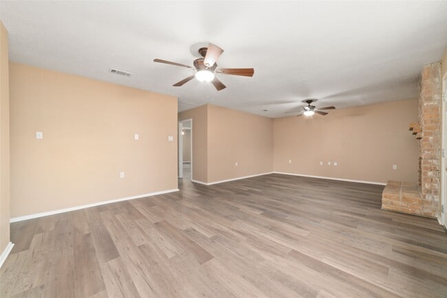 Building Photo - 14250 Laffite Dr