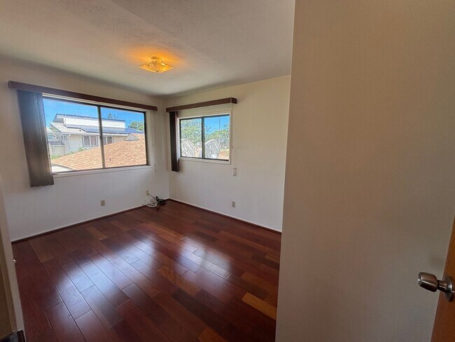 Building Photo - 2820 Kaimuki Ave