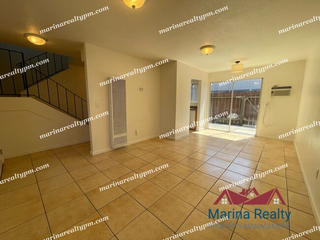 Building Photo - 211 Del Luz Ct