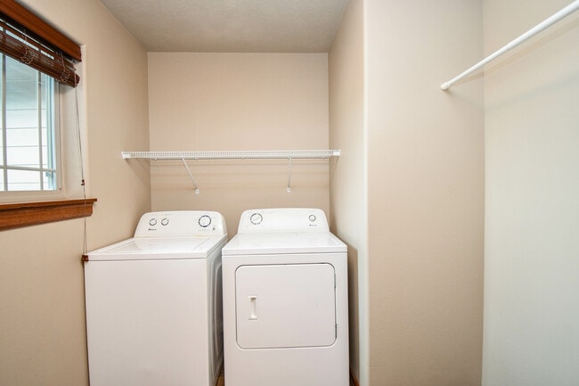 Building Photo - 8413 W 53rd St