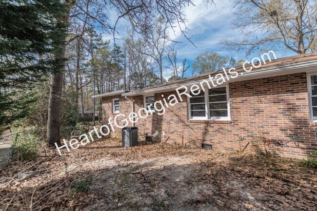 Building Photo - 204 Ashby Way