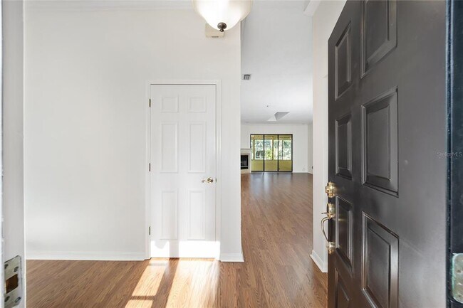 Building Photo - 1906 SE Clatter Bridge Rd