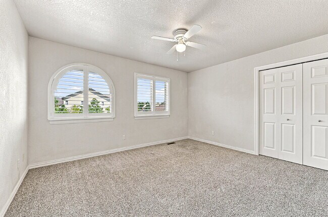 Building Photo - $3,040.95, 6 bed, 4 bath located in Colorado Springs