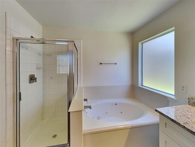 Building Photo - 4002 Ashview Ln