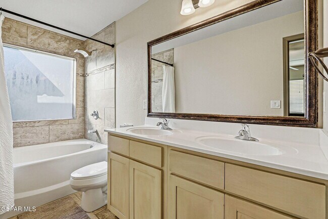 Building Photo - 12776 Tre Maximiliano Ave