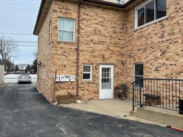 Building Photo - 915 E Oakton St