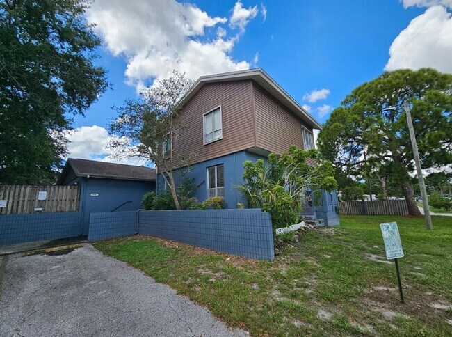 Building Photo - 7610 W Powhatan Ave