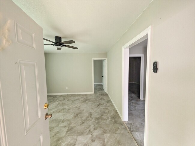 Building Photo - 4919 Connorvale Rd