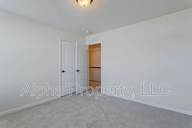 Building Photo - 12 Irvington Dr