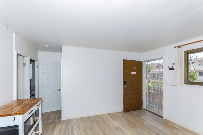 Building Photo - 1422 Pua Ln