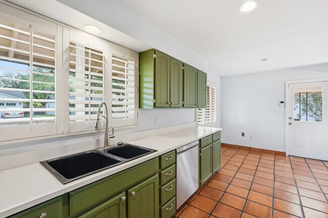 Building Photo - 4702 N 30th Pl