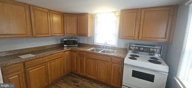 Building Photo - 1057 Foreman Ln