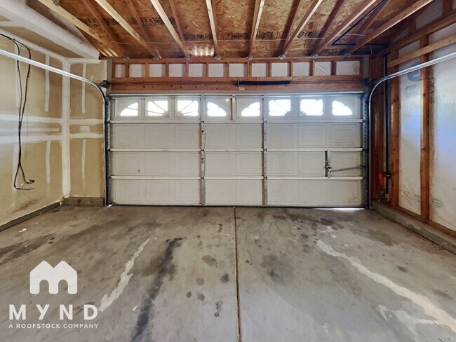 Building Photo - 2172 Rockin Robin Dr